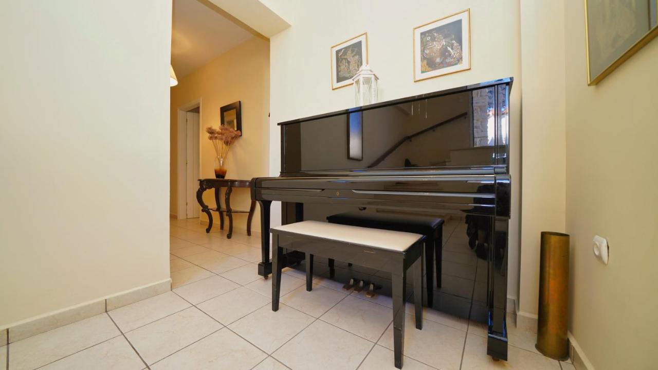 Tzofa'S Apartment Ermioni Bagian luar foto