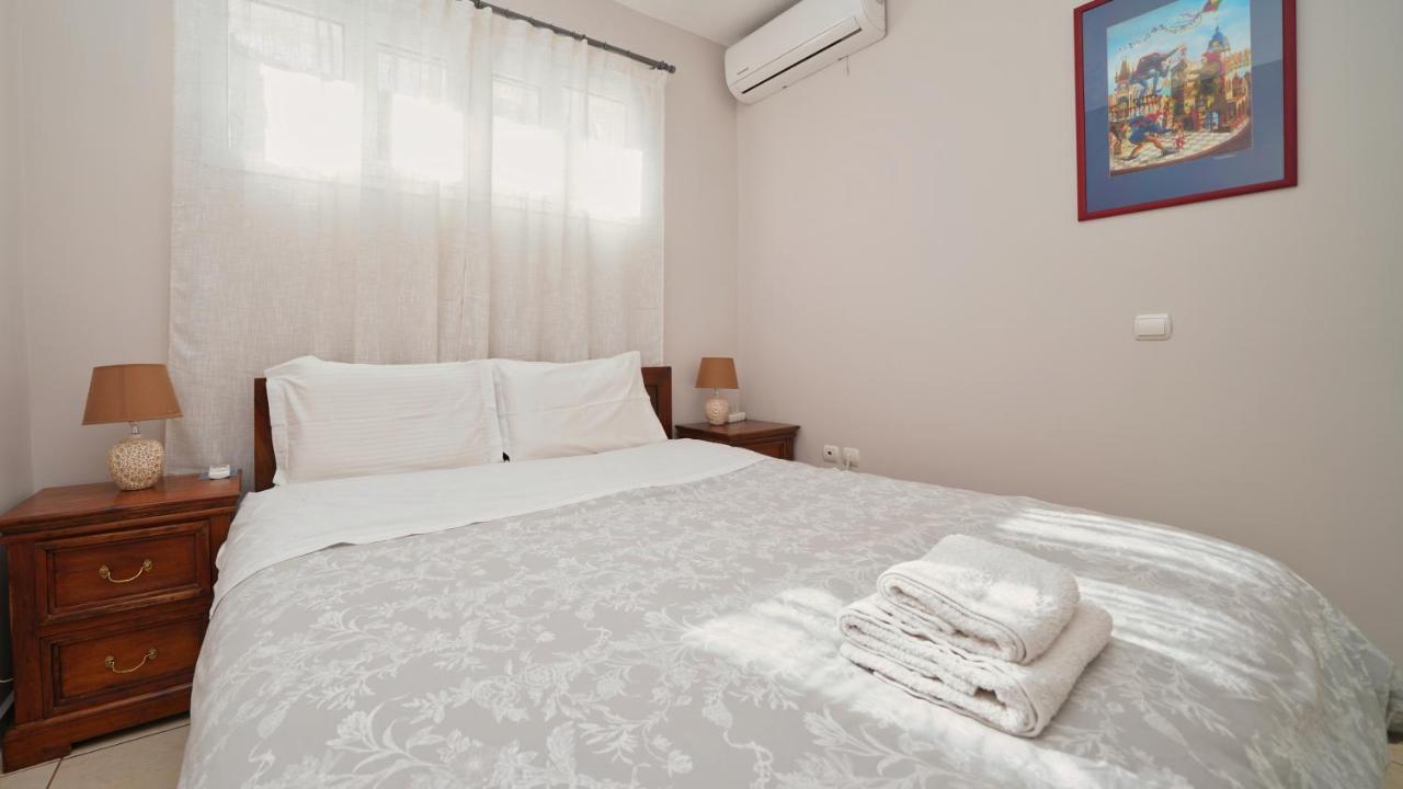 Tzofa'S Apartment Ermioni Bagian luar foto