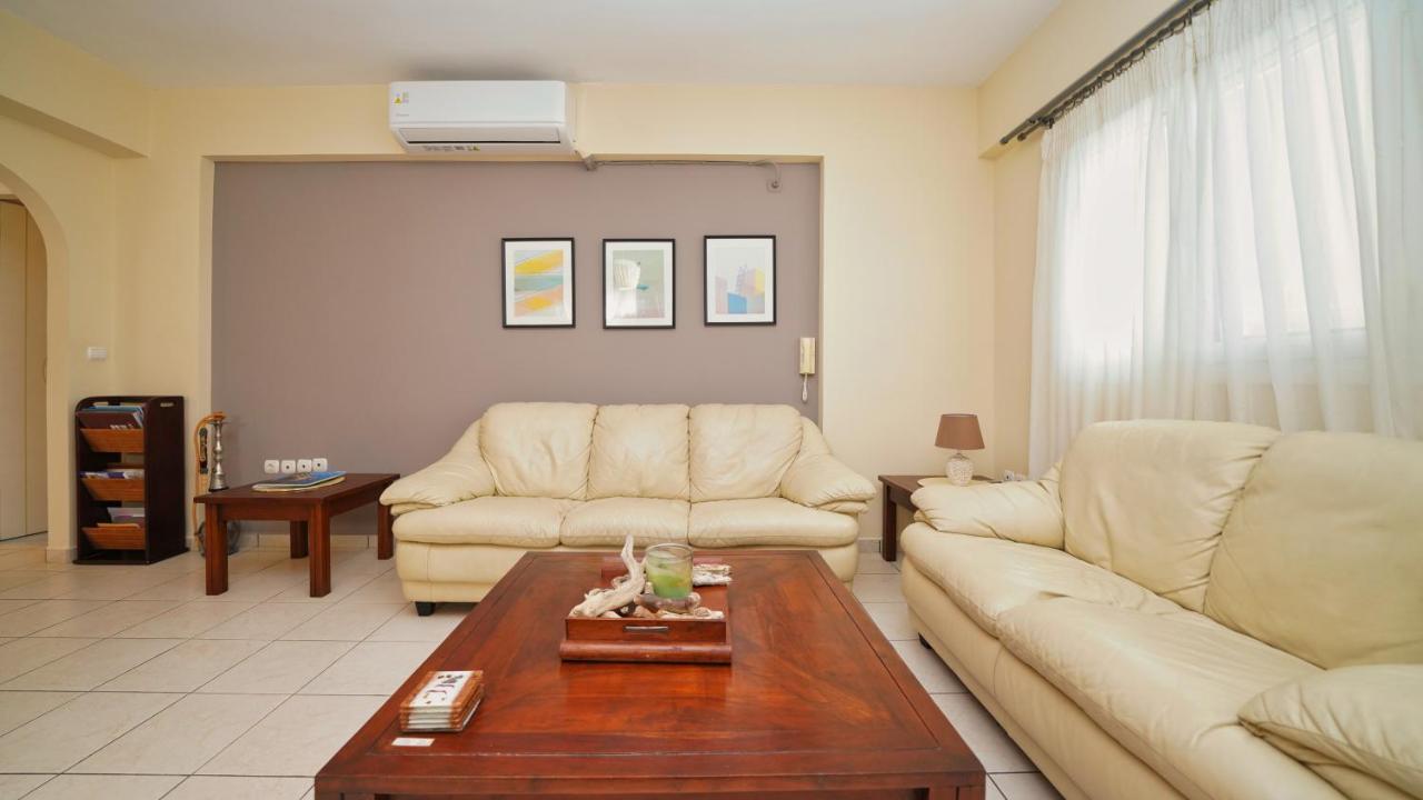 Tzofa'S Apartment Ermioni Bagian luar foto