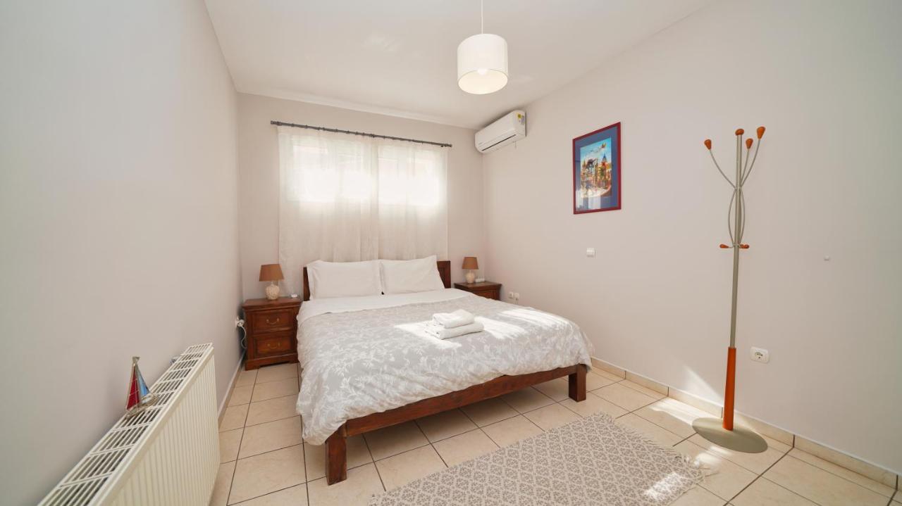 Tzofa'S Apartment Ermioni Bagian luar foto